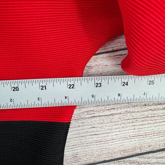 Chico's Travelers Collection Crepe Rib Knit Boxy Blouse Women's‎ S/M Red/Black - Picture 10 of 11